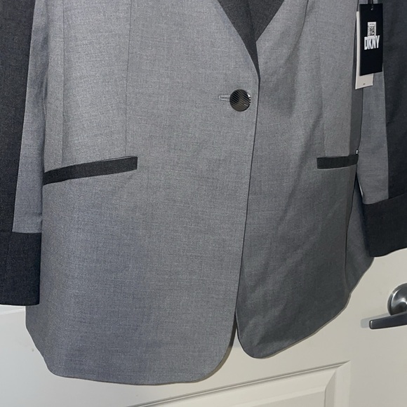 DKNY Blazer!! - Picture 3 of 4